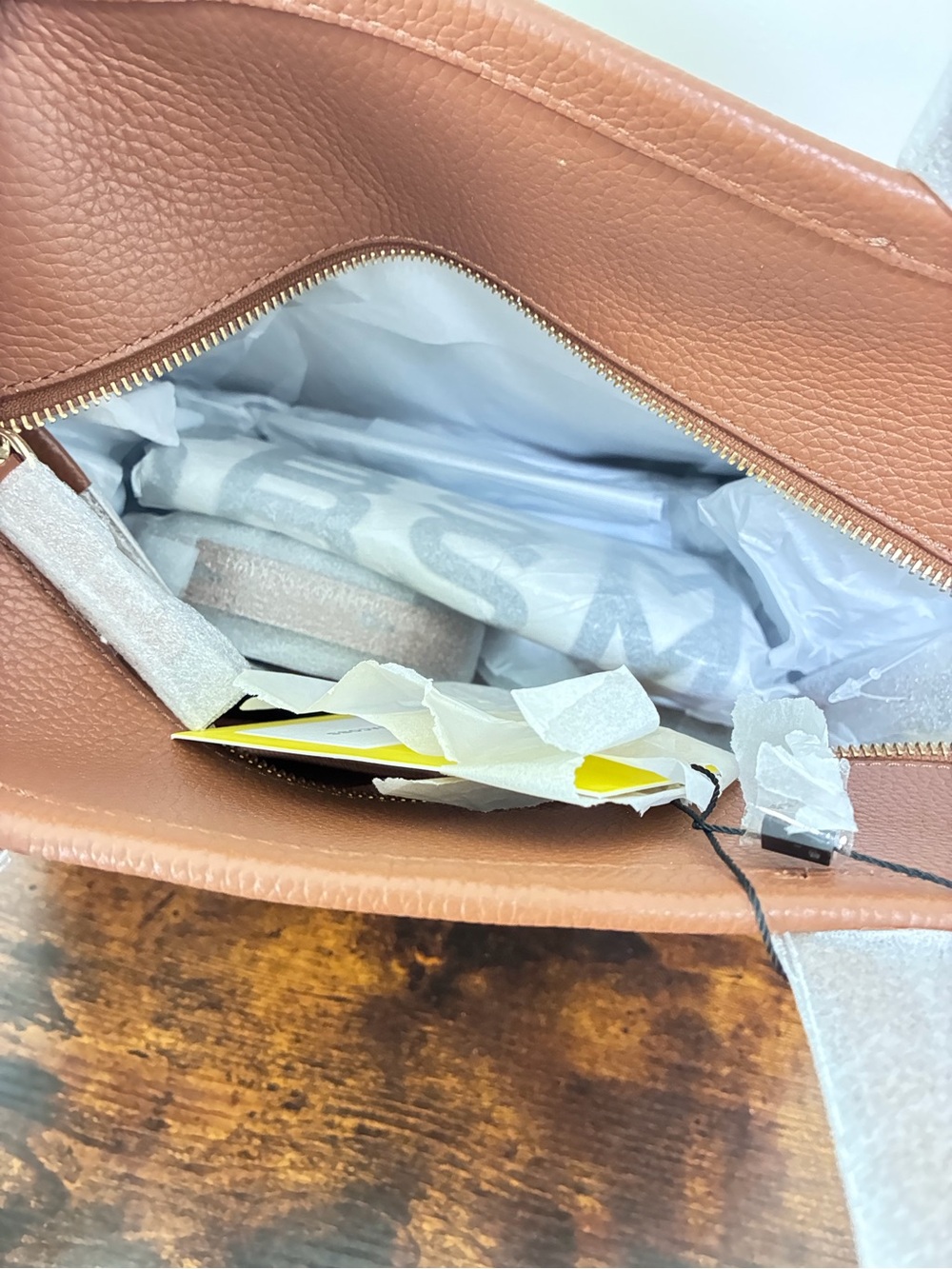 Marc Jacobs The Tote Bag Tan - Picture 5 of 5